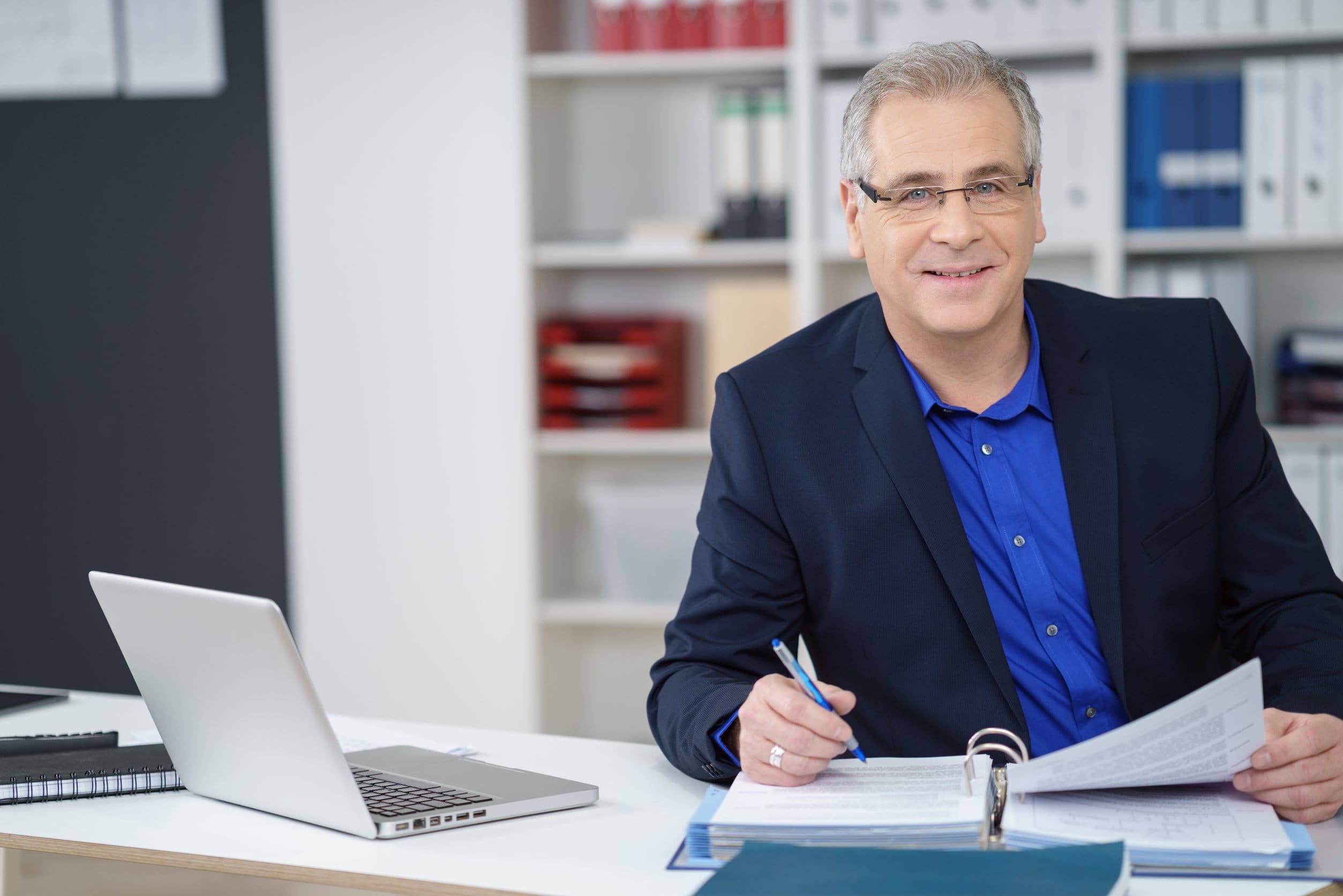 What is Authoritative Leadership